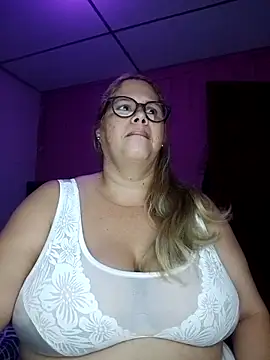 Snapshot of EllisW8 chatting on September 21, 2025, 11:26 am EllisW8 online show from September 21, 2025, 11:26 am