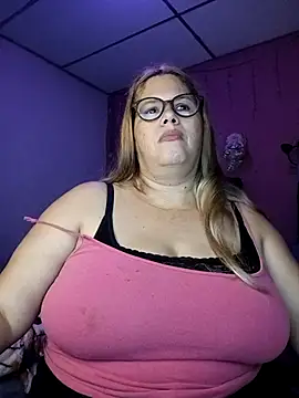 Snapshot of EllisW8 chatting on September 18, 2025, 11:35 am EllisW8 online show from September 18, 2025, 11:35 am