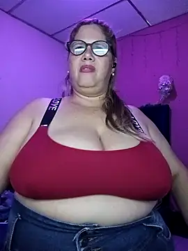 Snapshot of EllisW8 chatting on September 24, 2025, 11:54 pm EllisW8 online show from September 24, 2025, 11:54 pm