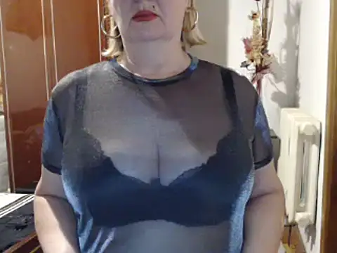 Secretfox online show from October 14, 2025, 4:35 am