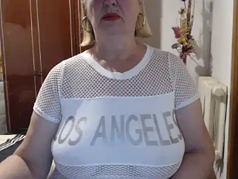 Secretfox online show from September 30, 2025, 5:46 am