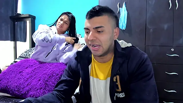 2ScarletandRyan8 online show from October 1, 2025, 11:47 am