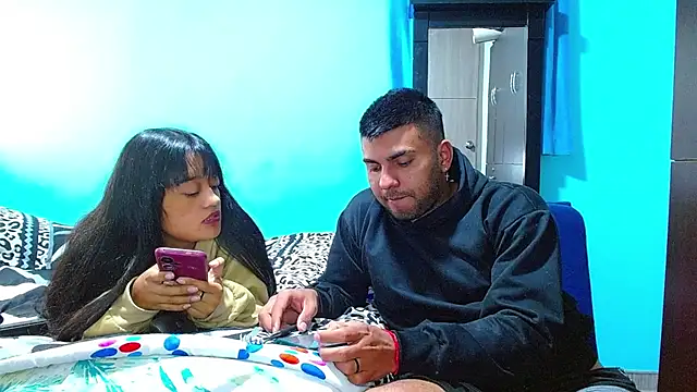 2ScarletandRyan8 online show from February 14, 2025, 1:08 pm