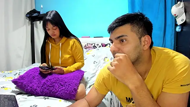 2ScarletandRyan8 online show from August 3, 2026, 9:04 am