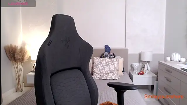 Snapshot of Smileyouarehere chatting on October 22, 2025, 1:49 am Smileyouarehere online show from October 22, 2025, 1:49 am