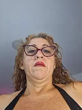 evelin hott online show from February 20, 2025, 12:30 am
