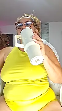 evelin hott online show from December 4, 2025, 3:38 am