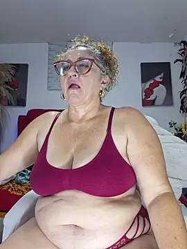 evelin hott online show from February 7, 2026, 4:31 am