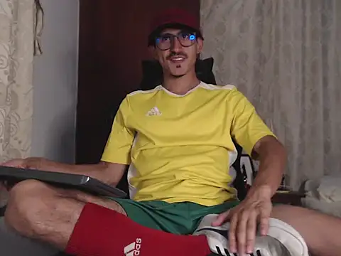 Snapshot of HomeAloneK chatting on September 23, 2025, 7:43 pm HomeAloneK online show from September 23, 2025, 7:43 pm