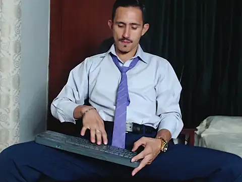 Snapshot of HomeAloneK chatting on September 17, 2025, 7:38 pm HomeAloneK online show from September 17, 2025, 7:38 pm