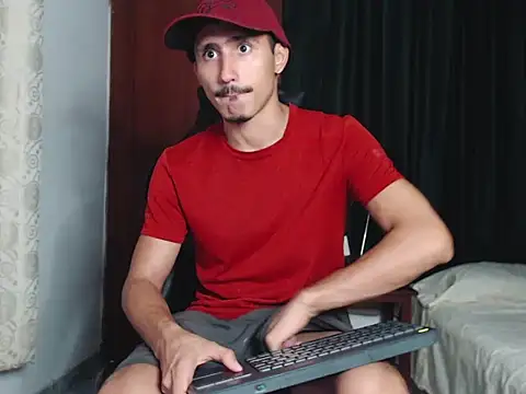 Snapshot of HomeAloneK chatting on September 18, 2025, 7:28 pm HomeAloneK online show from September 18, 2025, 7:28 pm