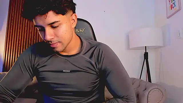 liam collins21 online show from November 3, 2025, 11:47 am