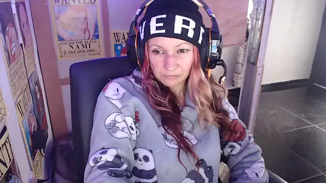 Snapshot of Paulita_x3 chatting on March 5, 2025, 2:34 pm Paulita x3 online show from March 5, 2025, 2:34 pm