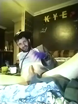 Nawtyslaveteen online show from November 17, 2025, 1:31 am