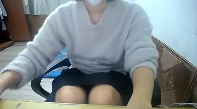 Michiko1 online show from February 24, 2025, 7:00 am