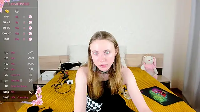 Snapshot of Cowell_Adelina chatting on September 24, 2025, 9:38 am Cowell Adelina online show from September 24, 2025, 9:38 am