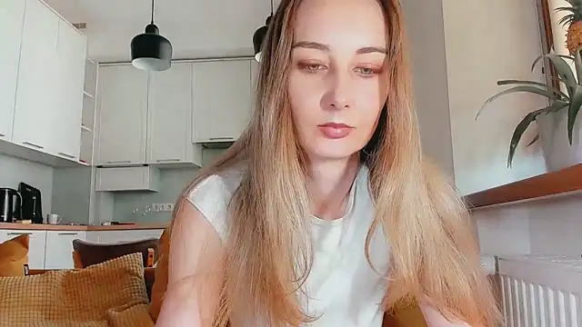 Maiami000 online show from April 30, 2026, 1:51 pm