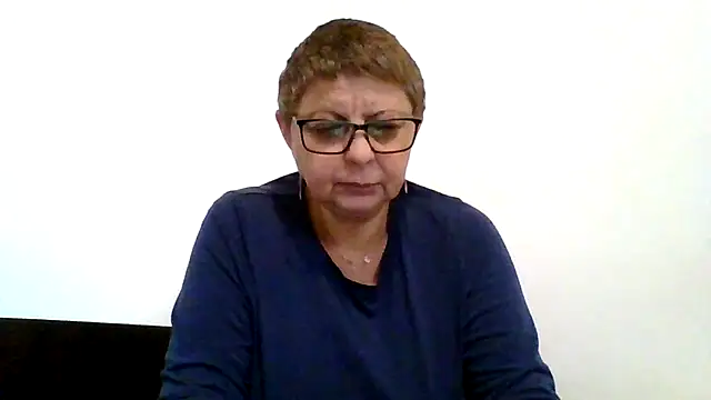 roseblak42 online show from October 9, 2025, 2:17 pm