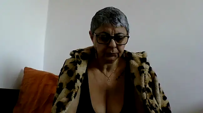 roseblak42 online show from March 5, 2025, 10:55 am