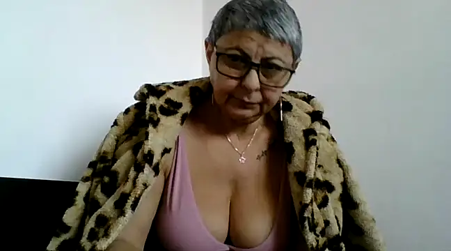 roseblak42 online show from February 26, 2025, 1:54 pm