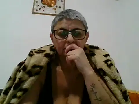 roseblak42 online show from February 10, 2025, 6:13 pm