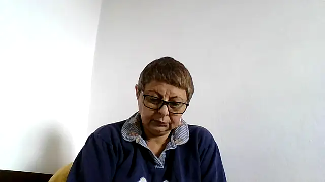 roseblak42 online show from October 18, 2025, 10:28 am