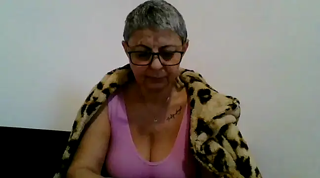 roseblak42 online show from February 13, 2025, 3:24 pm