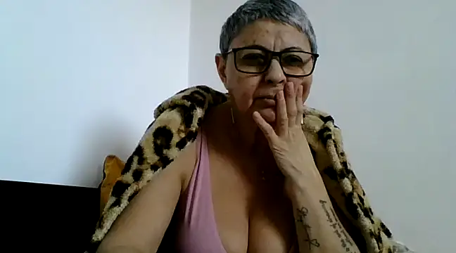 roseblak42 online show from February 21, 2025, 2:16 pm