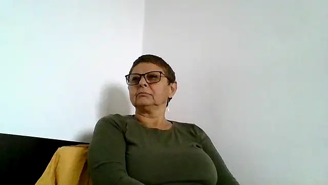 roseblak42 online show from October 7, 2025, 12:28 pm