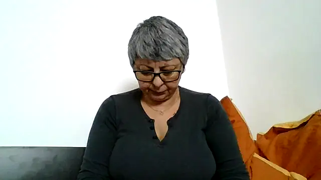 roseblak42 online show from February 18, 2026, 10:12 am