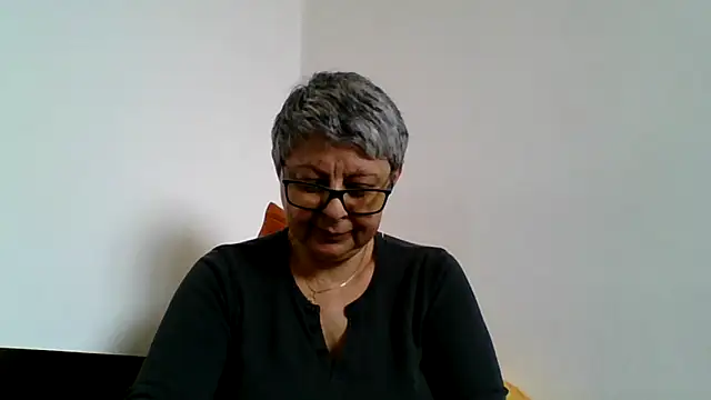 roseblak42 online show from March 19, 2026, 10:04 am