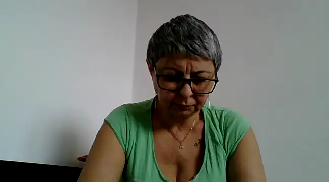 roseblak42 online show from March 18, 2025, 9:34 am