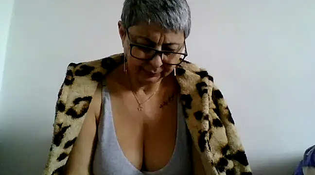 roseblak42 online show from March 3, 2025, 1:12 pm