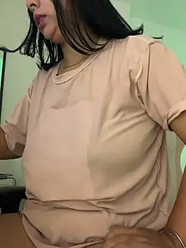 Alessiasex  online show from April 2, 2026, 1:29 pm