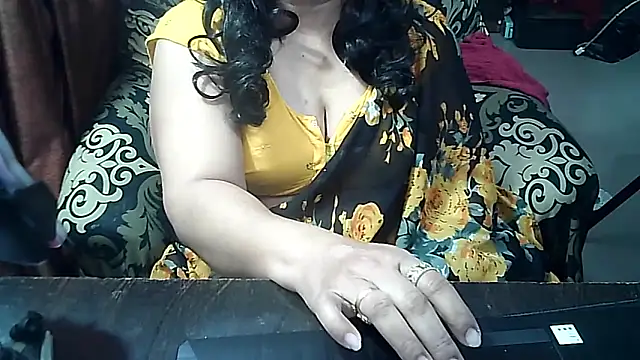 Punambhabisexy online show from April 3, 2026, 9:10 pm