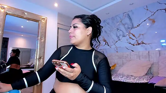 Snapshot of kiana_cream chatting on February 21, 2026, 11:23 am kiana cream online show from February 21, 2026, 11:23 am