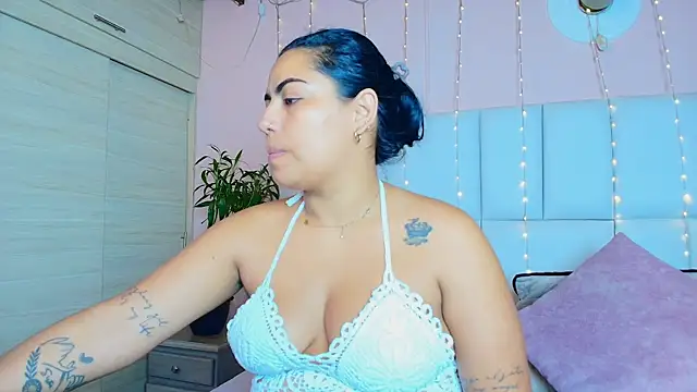 Snapshot of kiana_cream chatting on March 7, 2025, 11:40 am kiana cream online show from March 7, 2025, 11:40 am