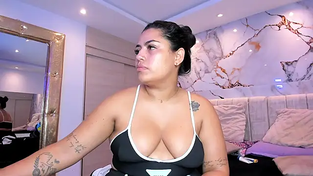 Snapshot of kiana_cream chatting on February 19, 2026, 11:40 am kiana cream online show from February 19, 2026, 11:40 am