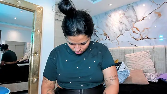 Snapshot of kiana_cream chatting on February 6, 2026, 10:33 am kiana cream online show from February 6, 2026, 10:33 am