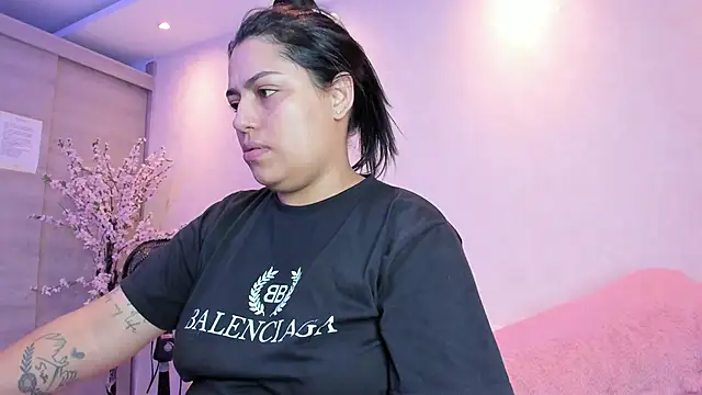 Snapshot of kiana_cream chatting on October 11, 2025, 11:44 am kiana cream online show from October 11, 2025, 11:44 am