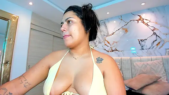 Snapshot of kiana_cream chatting on February 5, 2026, 11:28 am kiana cream online show from February 5, 2026, 11:28 am