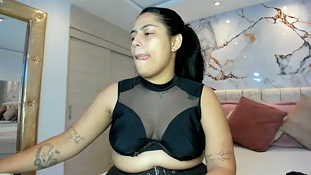 Snapshot of kiana_cream chatting on July 18, 2026, 12:47 pm kiana cream online show from July 18, 2026, 12:47 pm