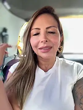 Snapshot of _Abril-Office1 chatting on September 26, 2025, 3:08 pm  Abril-Office1 online show from September 26, 2025, 3:08 pm