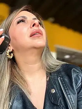  Abril-Office1 online show from February 12, 2026, 3:23 pm