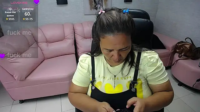 Penelope Nipples  online show from February 8, 2025, 12:28 pm