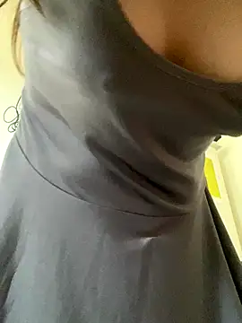 Snapshot of Ruby_bear chatting on October 10, 2025, 5:19 am Ruby bear online show from October 10, 2025, 5:19 am