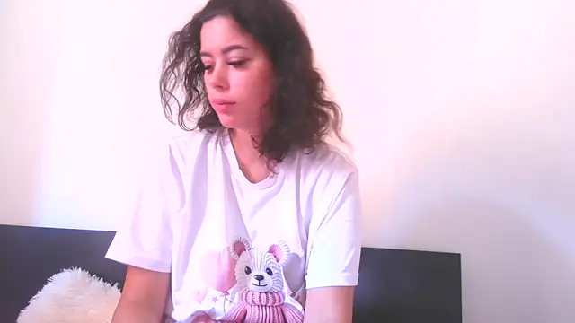 Snapshot of LovelyJulliette chatting on September 22, 2025, 10:21 am LovelyJulliette online show from September 22, 2025, 10:21 am