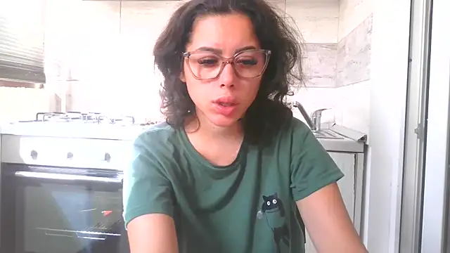 Snapshot of LovelyJulliette chatting on October 25, 2025, 11:20 am LovelyJulliette online show from October 25, 2025, 11:20 am