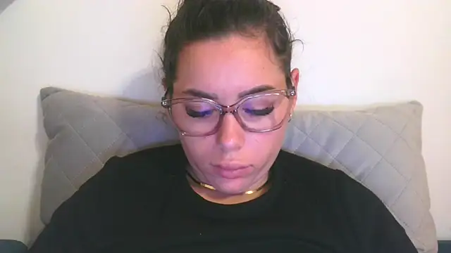 LovelyJulliette online show from November 26, 2025, 2:39 pm