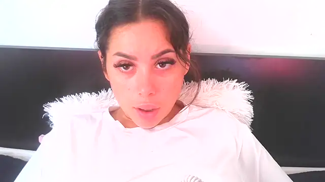 Snapshot of LovelyJulliette chatting on September 19, 2025, 1:04 pm LovelyJulliette online show from September 19, 2025, 1:04 pm